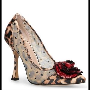 Betsey Johnson Elsie Leopard Print Sequin Floral Pumps Sz 8.5